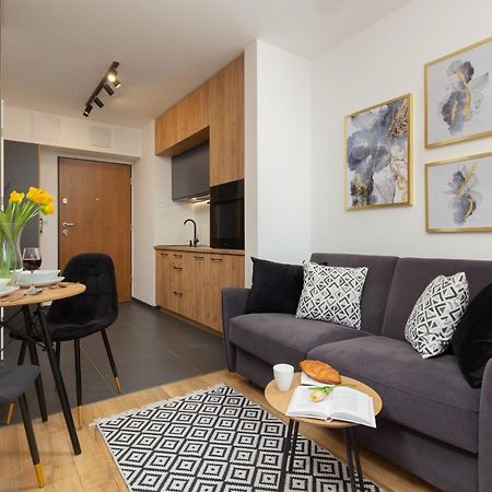 Warsaw Praga Kokoryczki Apartments With Parking By Noclegi Renters Exterior photo