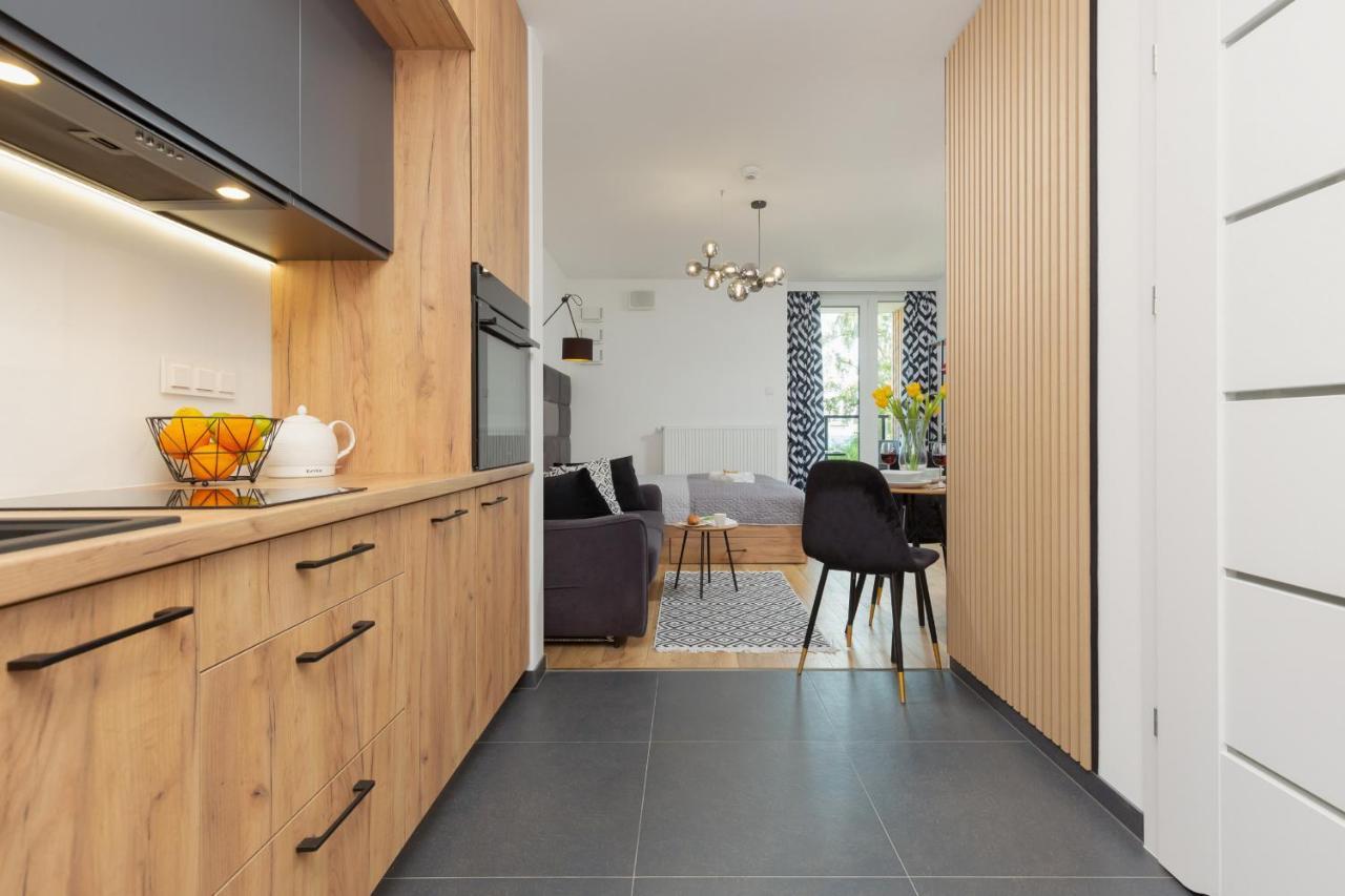 Warsaw Praga Kokoryczki Apartments With Parking By Noclegi Renters Exterior photo